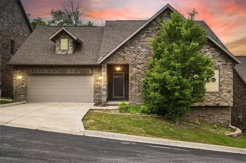 311 Stillwood Dr, Branson, MO 65616