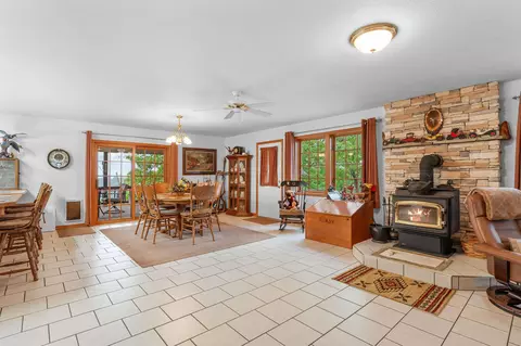Dining - 22821 Needles Eye Rd, Shell Knob, MO 65747 photo 2 of 2