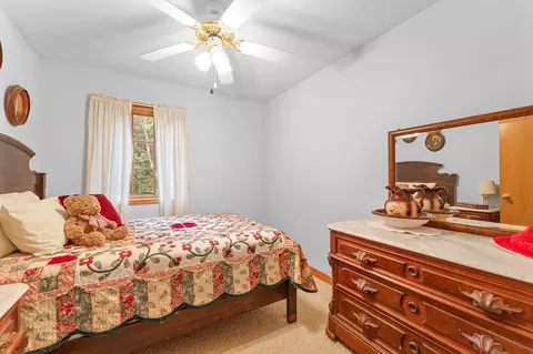 Bedroom - 22821 Needles Eye Rd, Shell Knob, MO 65747 photo 1 of 4