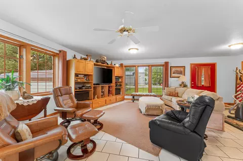 Living - 22821 Needles Eye Rd, Shell Knob, MO 65747 photo 1 of 2
