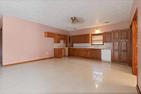 232 W First St, Gainesville, MO 65655 photo 5