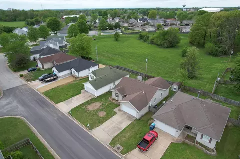 917 W Birch St, Nixa, MO 65714 photo 4