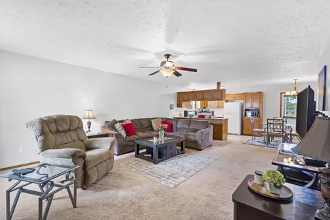 401 W White Ash St, Nixa, MO 65714 photo 3