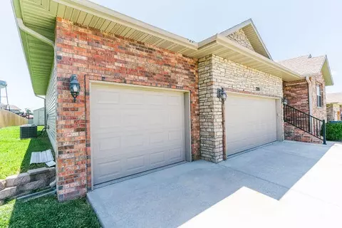 1205 N 12th Ave, Ozark, MO 65721 photo 4