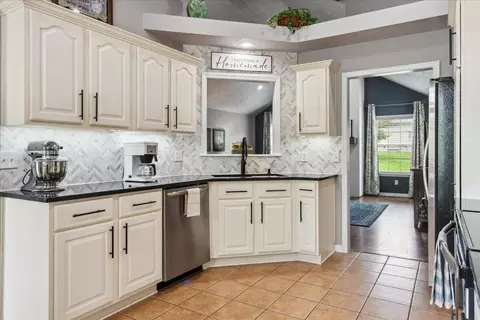 4341 S Eldon Ave, Springfield, MO 65810 photo 17