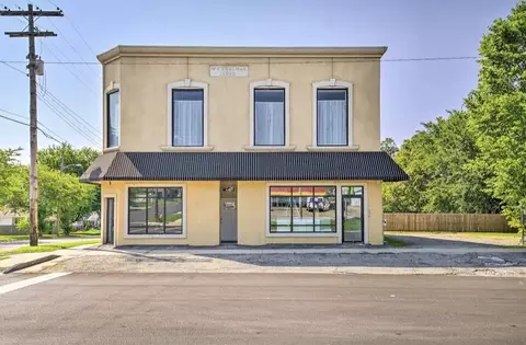2001 N Broadway Ave, Springfield, MO 65803 photo 1