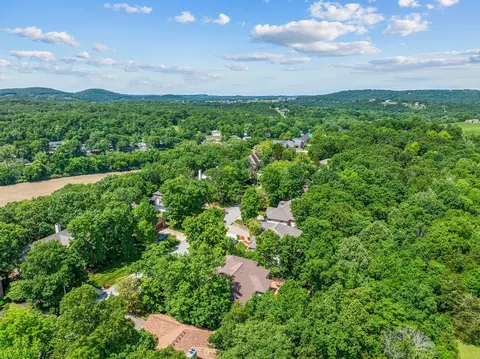 View/Area - 261 Country Bluff Dr, Branson, MO 65616 photo 3 of 12