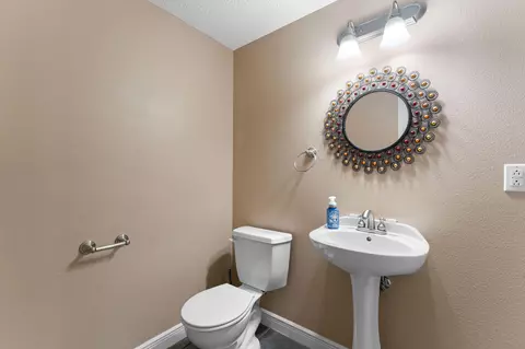 Bath - 261 Country Bluff Dr, Branson, MO 65616 photo 6 of 8