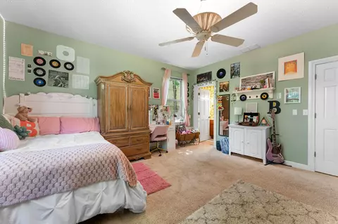 Bedroom - 261 Country Bluff Dr, Branson, MO 65616 photo 8 of 9