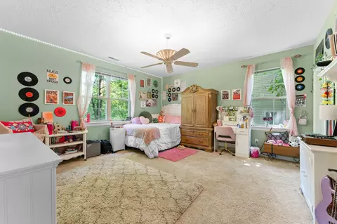 Bedroom - 261 Country Bluff Dr, Branson, MO 65616 photo 7 of 9