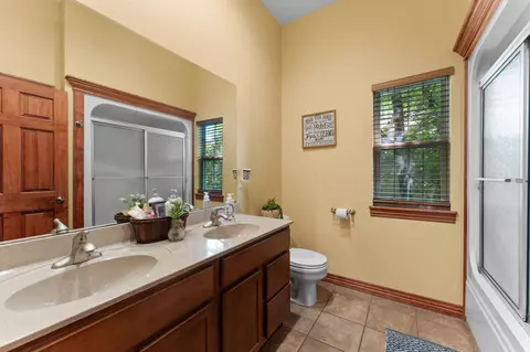 Bath - 261 Country Bluff Dr, Branson, MO 65616 photo 5 of 8