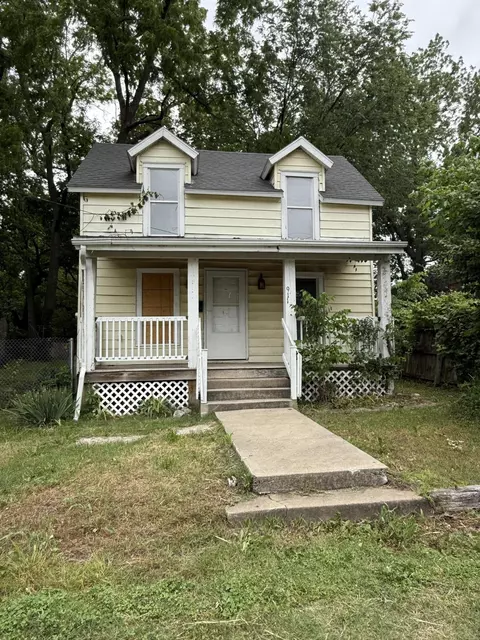 911 W Locust St, Springfield, MO 65803 photo 1