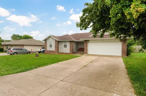 208 E Blue Jay St, Clever, MO 65631 photo 3
