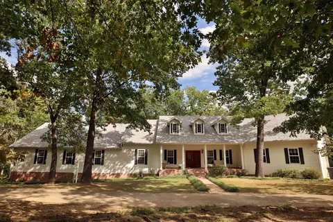 607 Sumac Ln, Marshfield, MO 65706