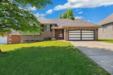 1270 E Ogorman Ct, Springfield, MO 65803