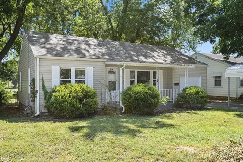 518 W Catalpa St, Springfield, MO 65807 photo 2