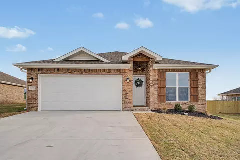 1108 W Pebblebrooke Dr, Ozark, MO 65721