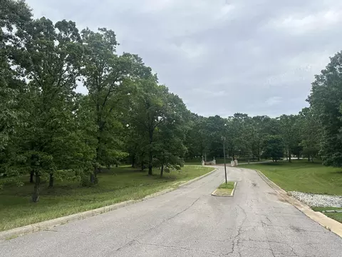 2035 Roberta Dr, West Plains, MO 65775