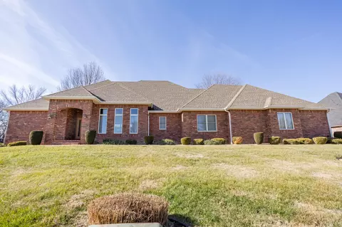 8326 Shinnecock Dr, Nixa, MO 65714