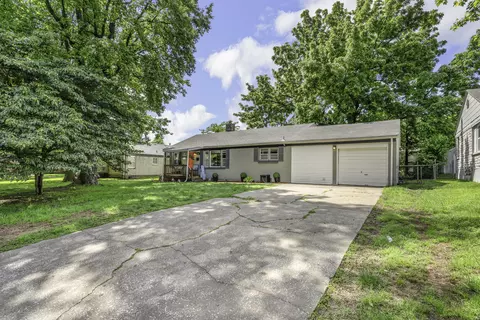 608 W University St, Springfield, MO 65807 photo 2