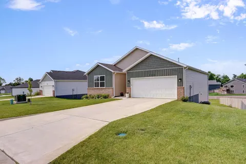 1132 E Lakota St, Nixa, MO 65714 photo 2