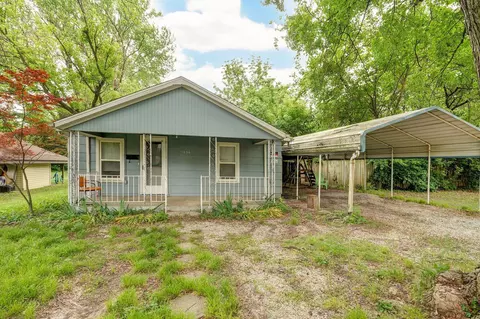 1656 N Hayes Ave, Springfield, MO 65803
