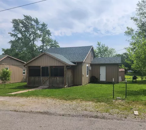 232 N Olive St, Niangua, MO 65713