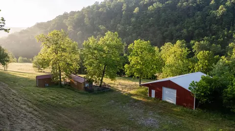 0000 Farm Road 1090, Washburn, MO 65772