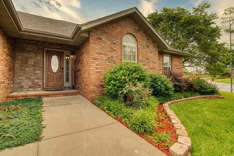 780 S Timber Ridge Dr, Nixa, MO 65714 photo 2