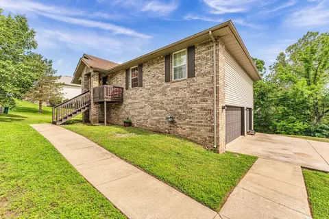 1108 E Robin St, Ozark, MO 65721 photo 2
