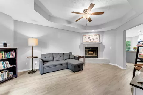 1108 E Robin St, Ozark, MO 65721 photo 5