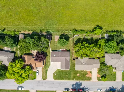 711 S Eagle St, Nixa, MO 65714 photo 2