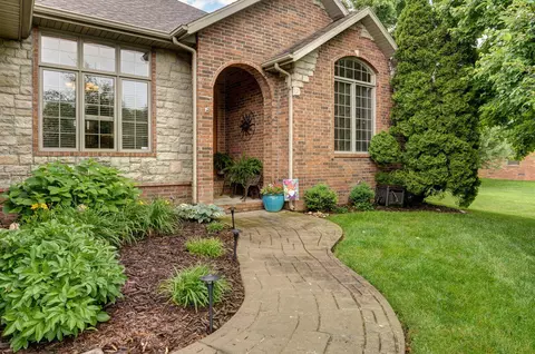 3806 W Vincent Dr, Springfield, MO 65810 photo 2