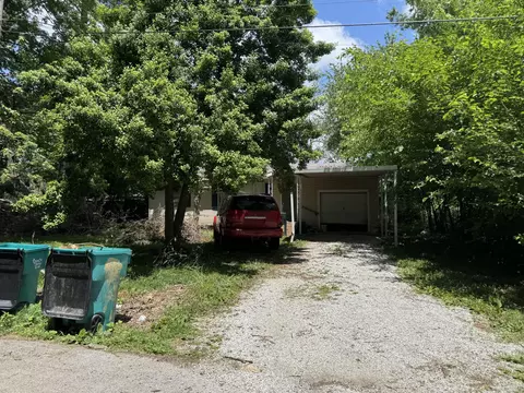 4239 W Maple St, Springfield, MO 65802 photo 1