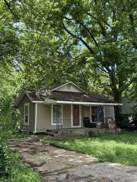 2126 W Wall St, Springfield, MO 65802 photo 1