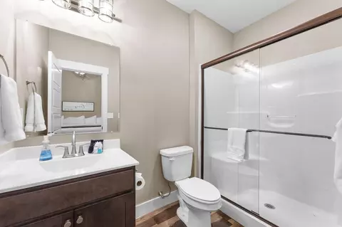 Bath - 440 Lake Front Dr, Branson, MO 65616 photo 5 of 10