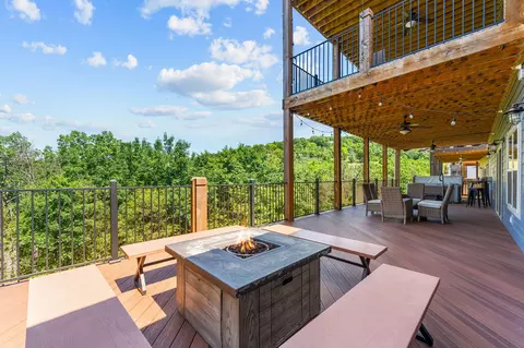 Exterior - 440 Lake Front Dr, Branson, MO 65616 photo 6 of 18