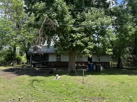 4229 W Maple St, Springfield, MO 65802 photo 1
