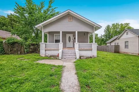 318 W Olive St, Aurora, MO 65605 photo 1