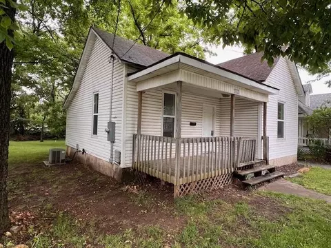 2033 N Grant Ave, Springfield, MO 65803 photo 1