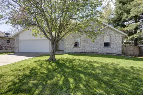 201 S Poplar Ct, Nixa, MO 65714 photo 2