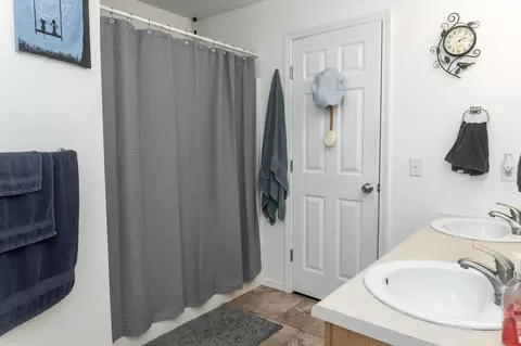 4413 N Branavy Ave, Springfield, MO 65803 photo 21