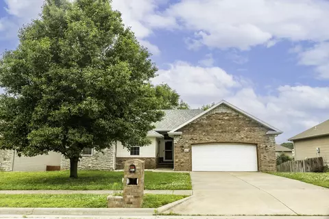 4413 N Branavy Ave, Springfield, MO 65803 photo 3