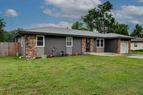 701 Spruce St, Nixa, MO 65714 photo 2
