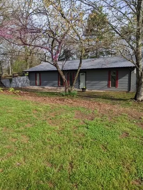 1605 Chappell Dr, Cassville, MO 65625
