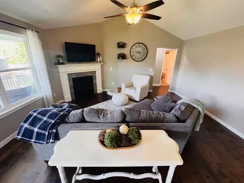 607 E Selby Dr, Nixa, MO 65714 photo 4