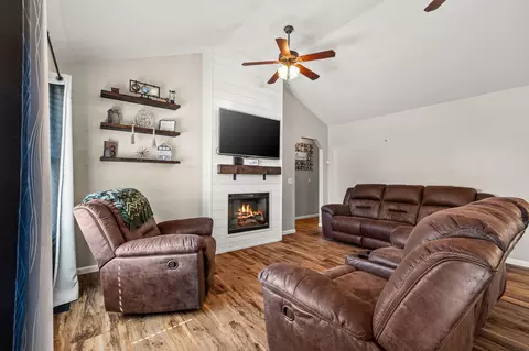 208 Dixie Ave, Clever, MO 65631 photo 4