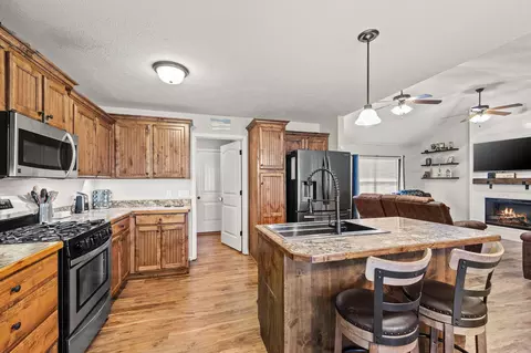 208 Dixie Ave, Clever, MO 65631 photo 10