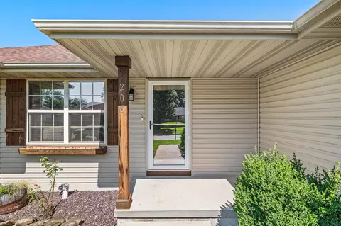 208 Dixie Ave, Clever, MO 65631 photo 2