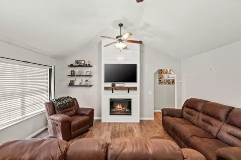 208 Dixie Ave, Clever, MO 65631 photo 5
